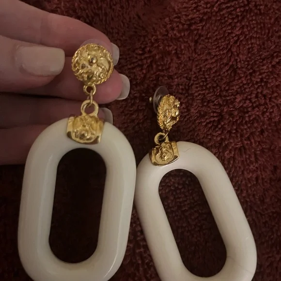 Kenneth Lane Vintage Necklace and Earrings. - Picture 3 of 4